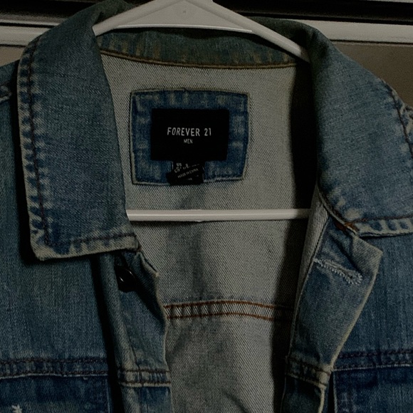 Distressed denim jacket - Picture 4 of 7